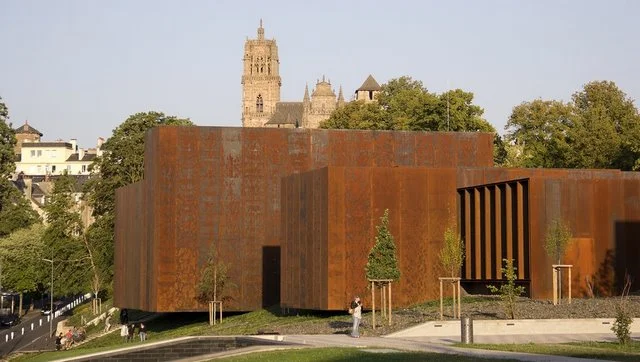 Musée Soulages et cathédrale Musée Soulages et cathédrale